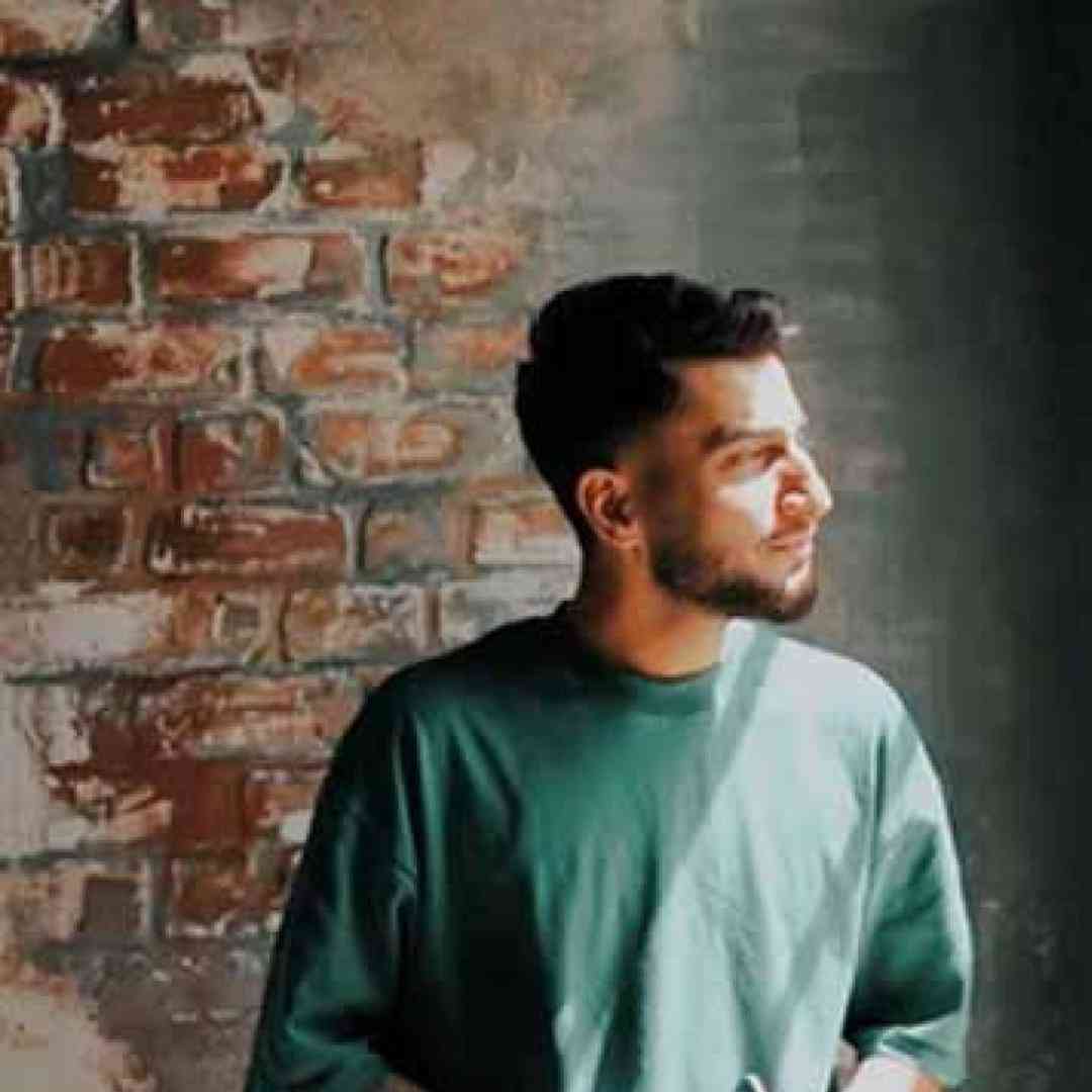 علیرضا باباجانی من اون بشکسته بالمه که دارمه شوق پرواز