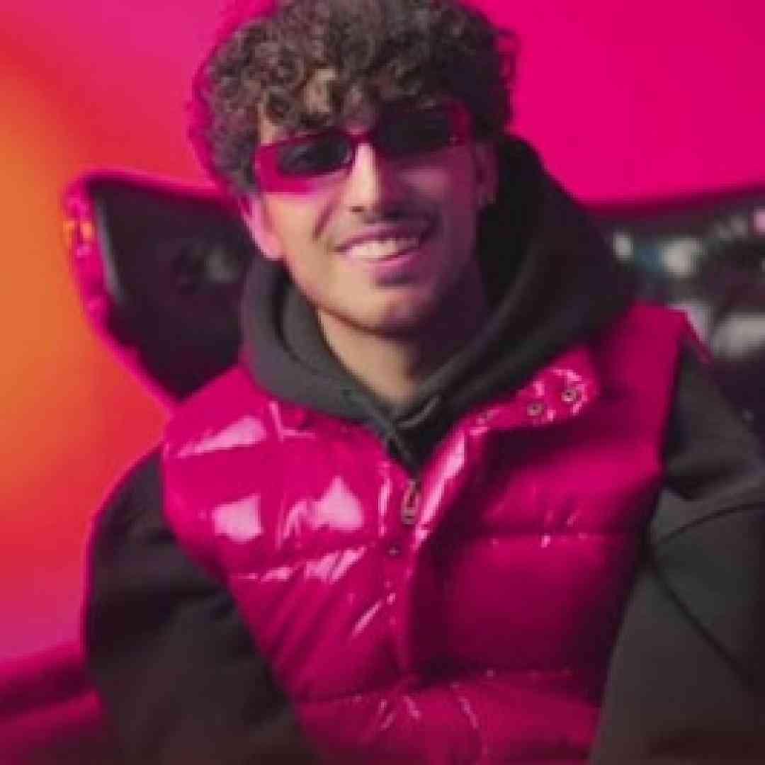 بابی لو مثل لولو لو بدو بیا هولو لو چقد بانمکی تو