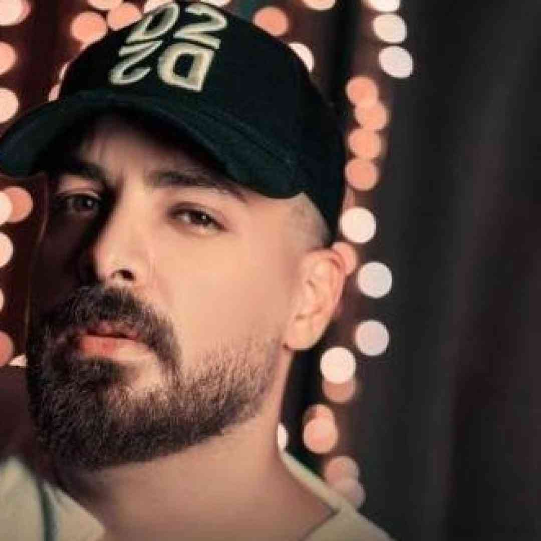 شاهان این آدم مودی تو رو تو هر مودی دوست داره