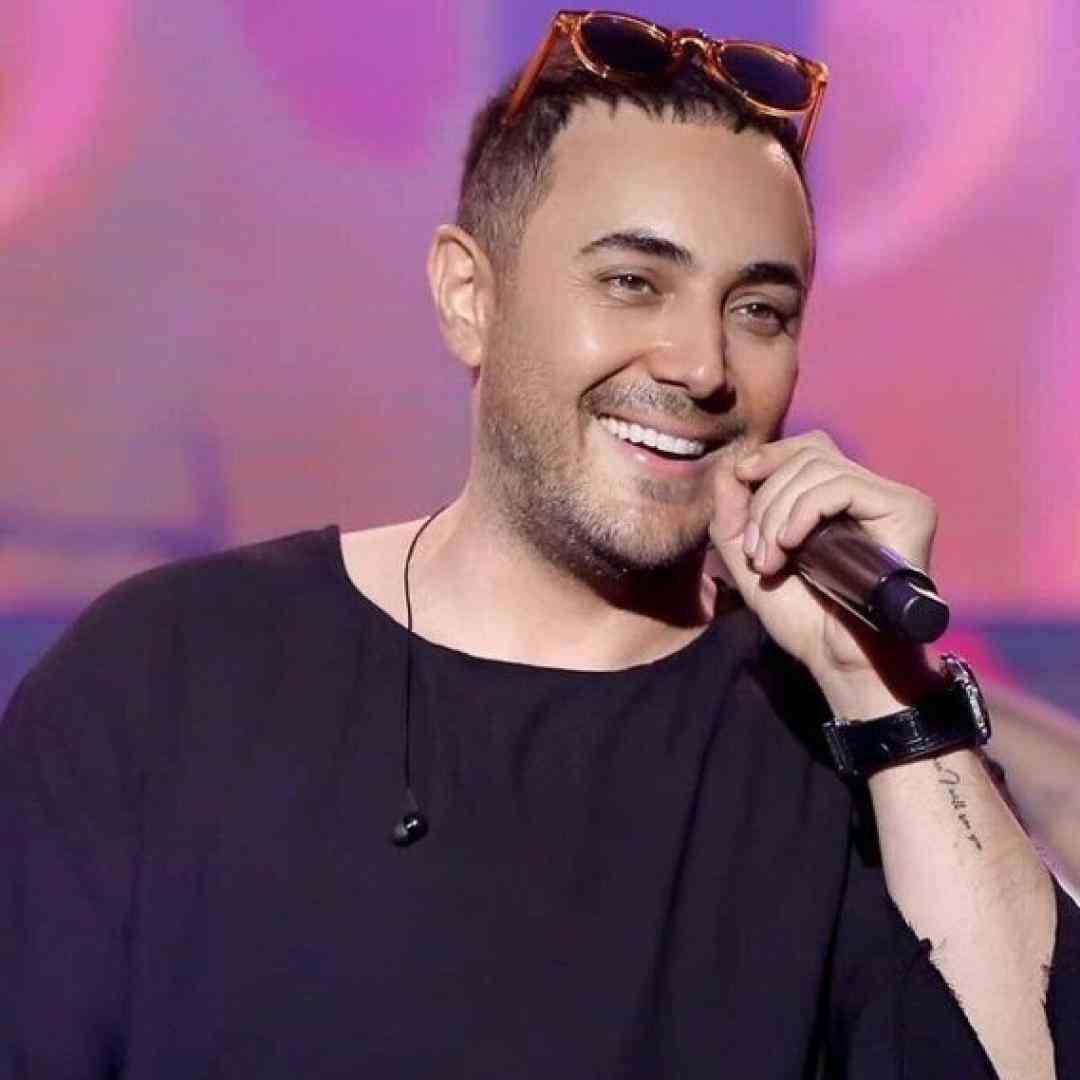 ناصر زینعلی عشقم نمیدونی چه قشنگه ببینی یکی میجنگه برات