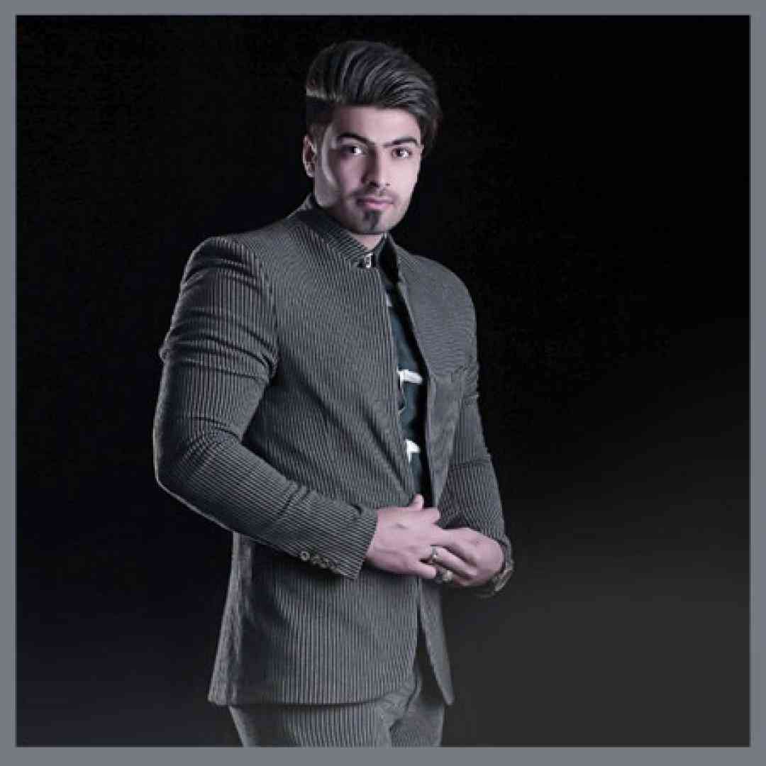 مهدی درمیانی گل نازوم