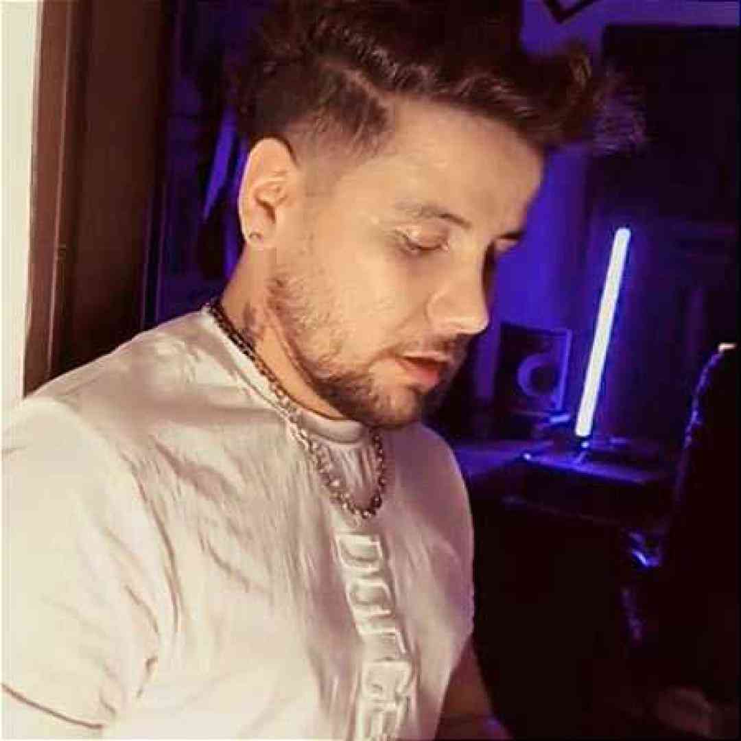 ارشاد همه یه مشت هفتادی هشتادی