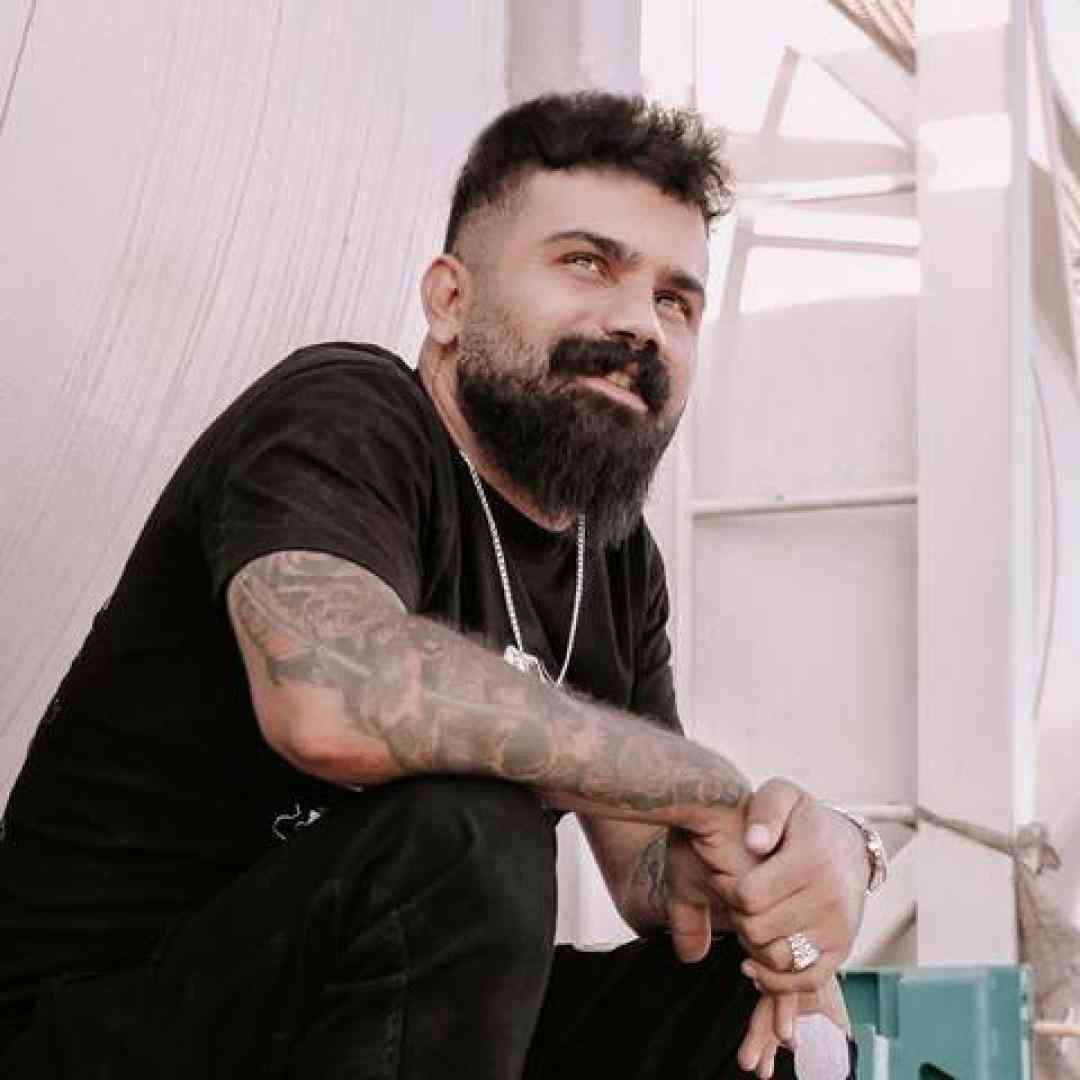 فرهاد جهانگیری هی تماس و هی تماس پشت تماس