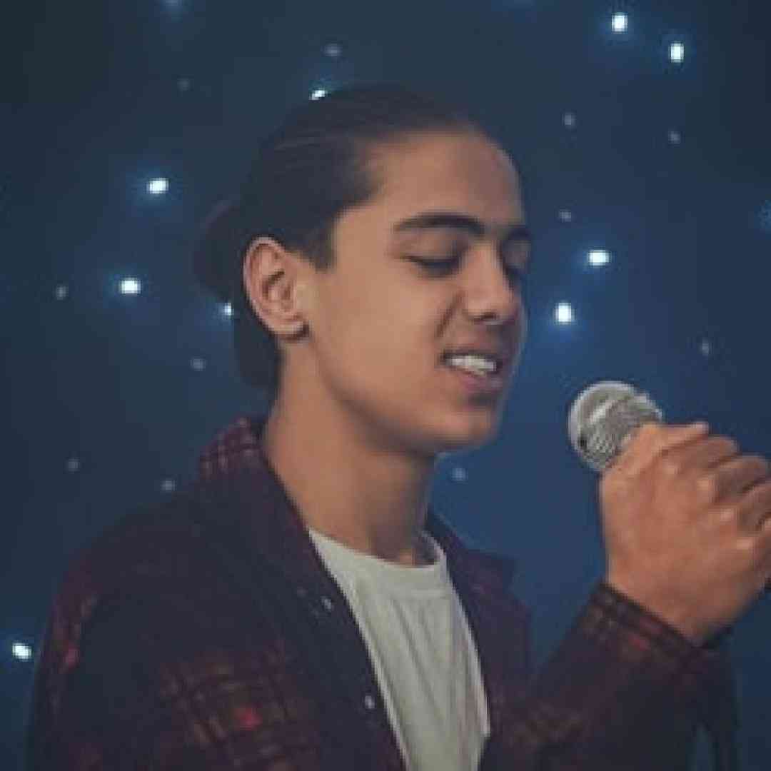 حسن قدمی بمیرم کنی دلبر بوی بمیرم تو کنی یار بوی