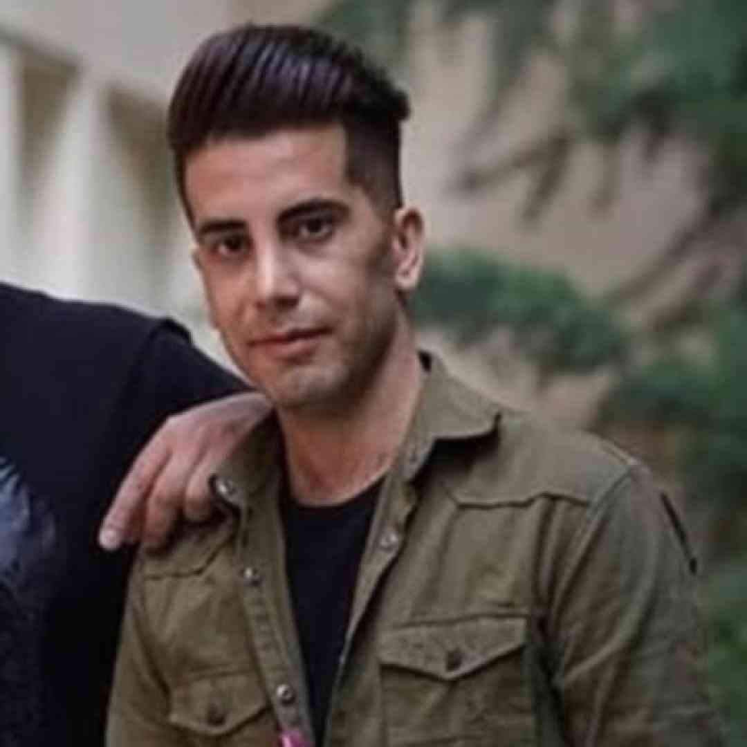 فرشاد آزادی کوچه رو گل میزنم تا تو بیای