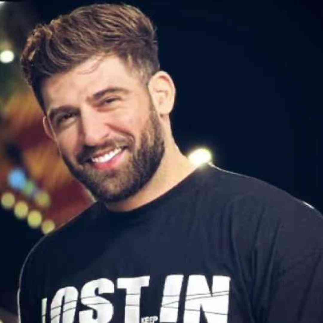 محمد محرمی الان داغی نمیفهمی چی سرت اومده ایندفعه بدجوری باختی