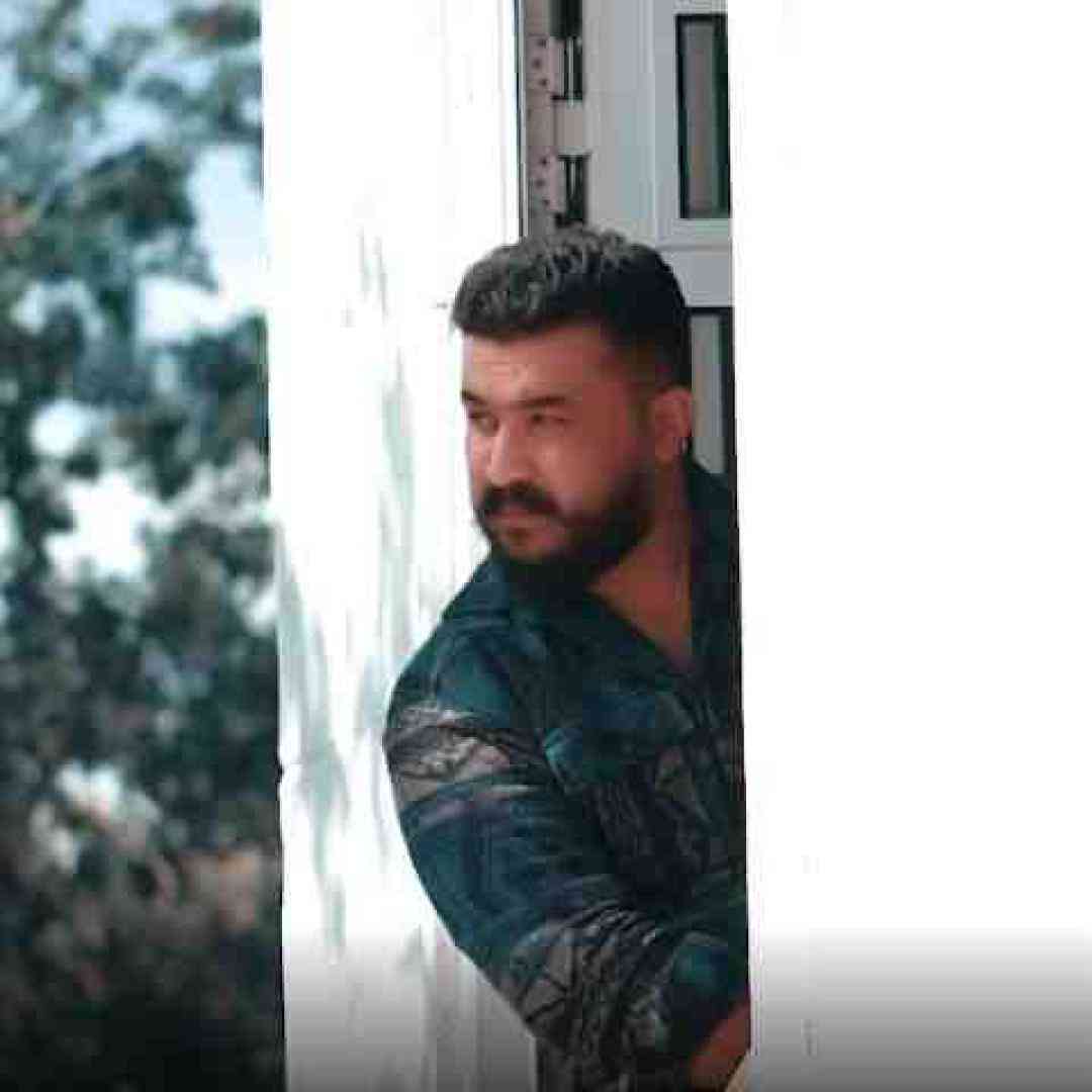 رضا کرمی تارا حال خماری درم که محتاج سیخ و سنگه