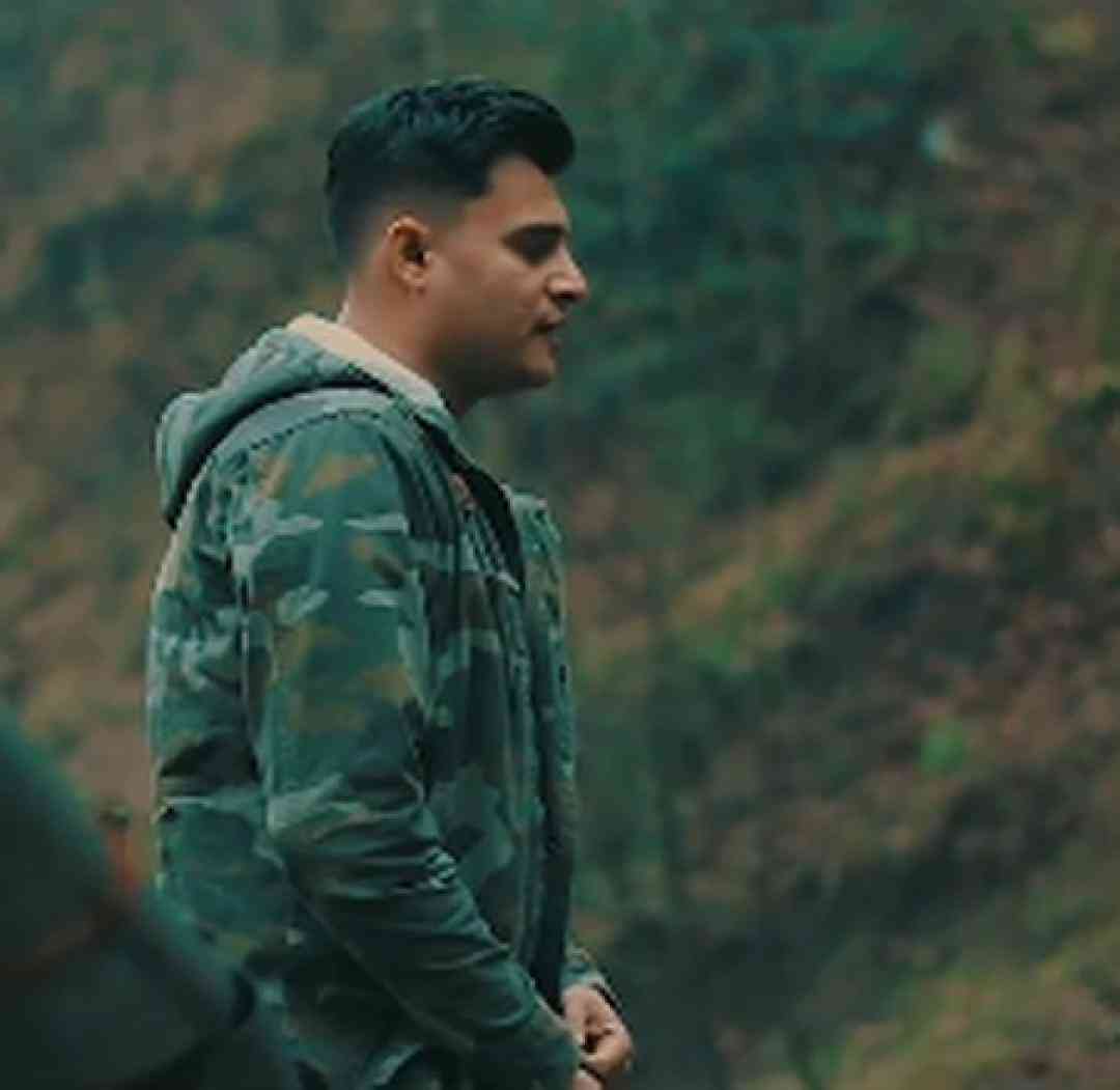 رامین کرمی یه شاو یه استوری نم نویسم حلالم بکه