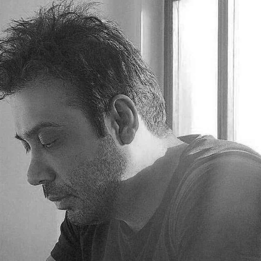 بتاز گله اکسیژن از محسن چاوشی - هوش مصنوعی