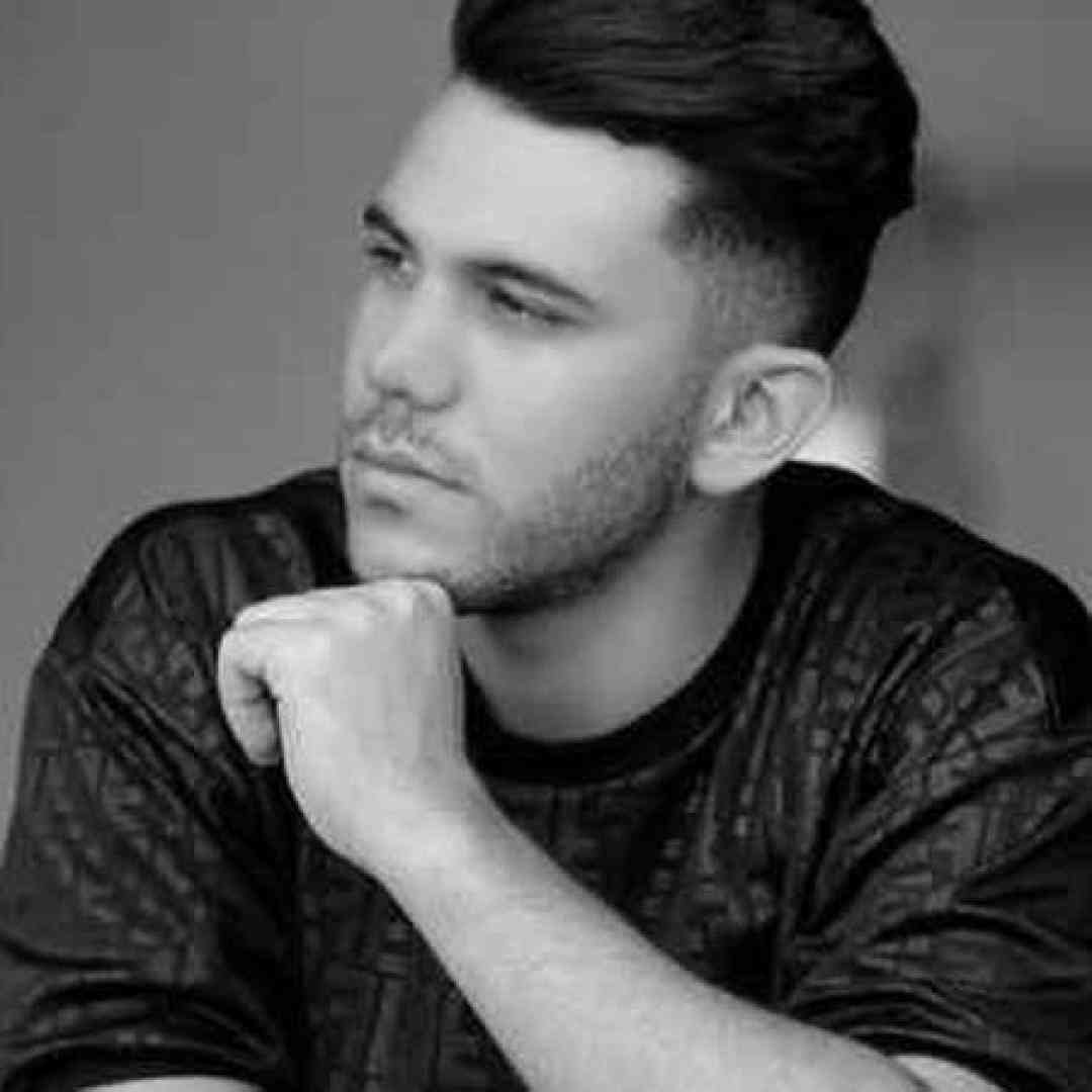 پیام عباسی تا دیدی دورم شلوغه فکر کردی حرفام دروغه