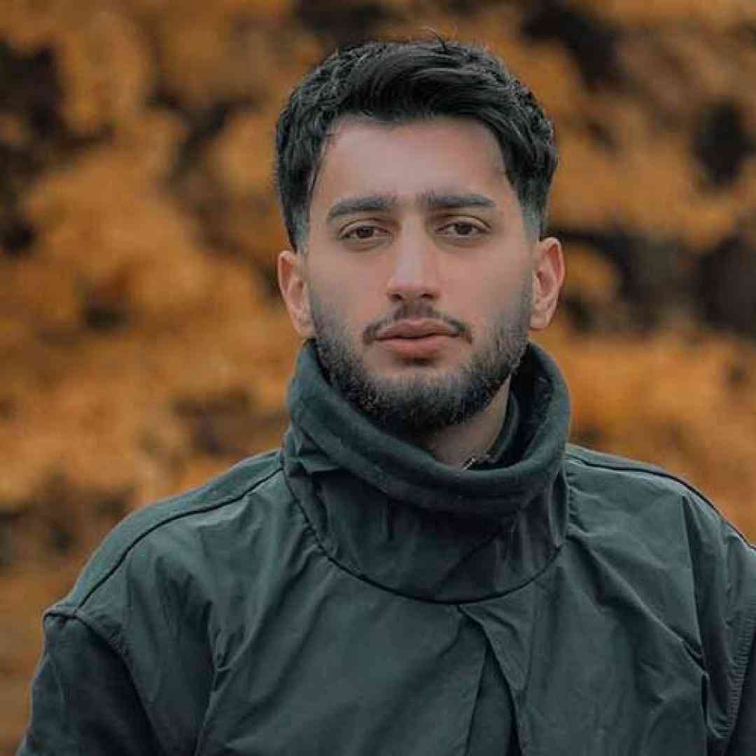 علیرضا باباجانی اصلا دونی چنه دلبری