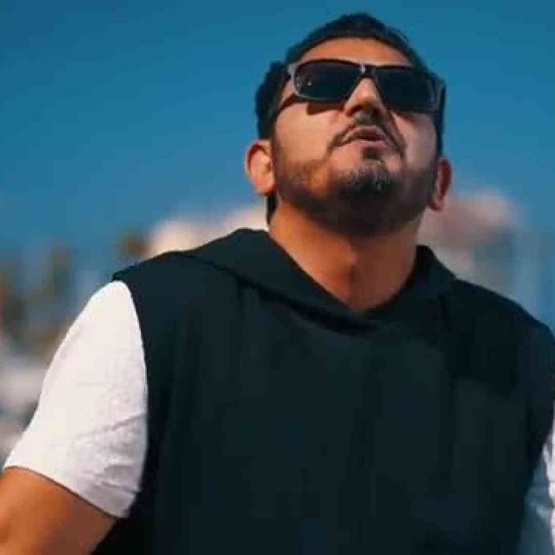 کیوان مه تاوان بالای عشق تو دادم