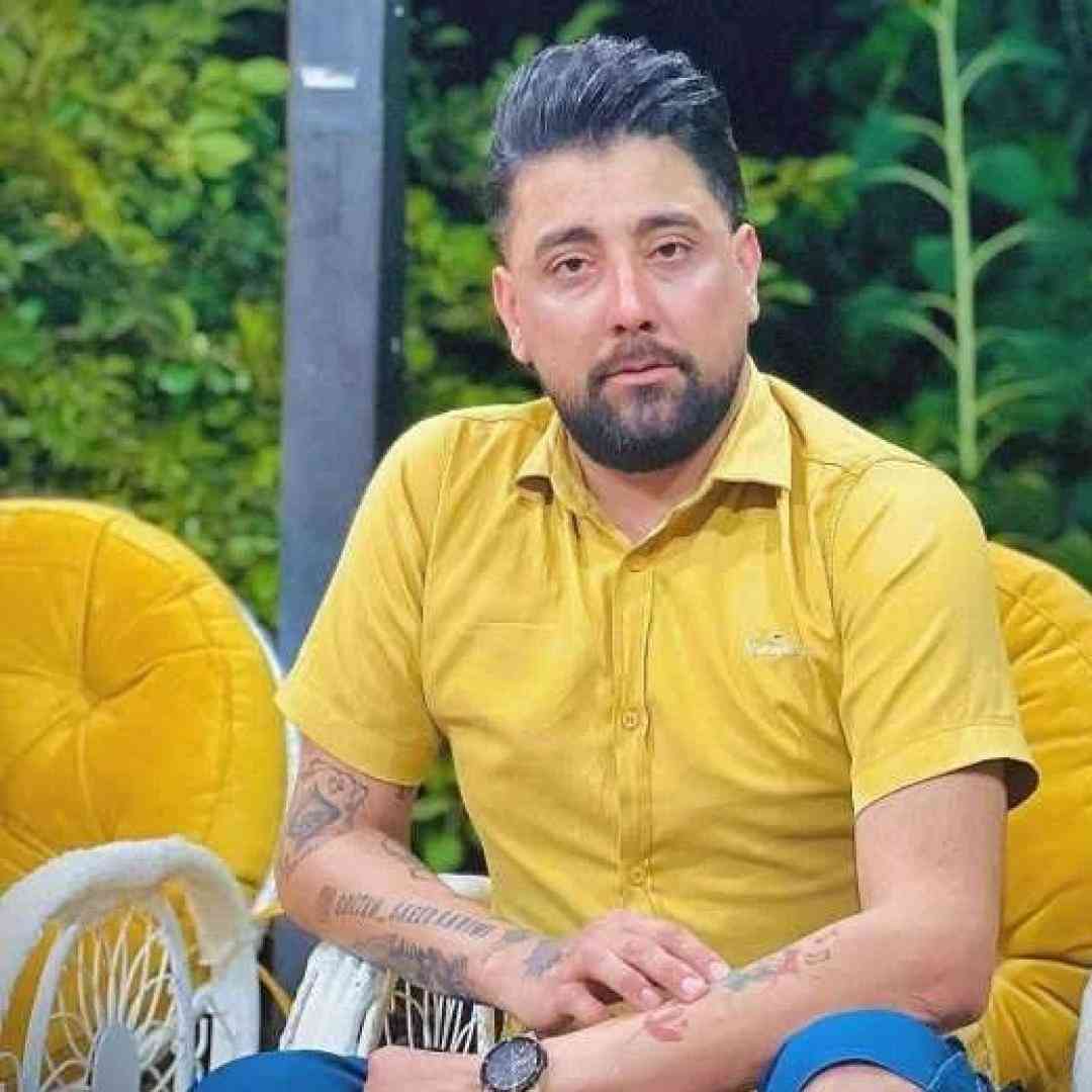 سعید کریمی رو درو دیوار این شهر همش از تو یادگاره