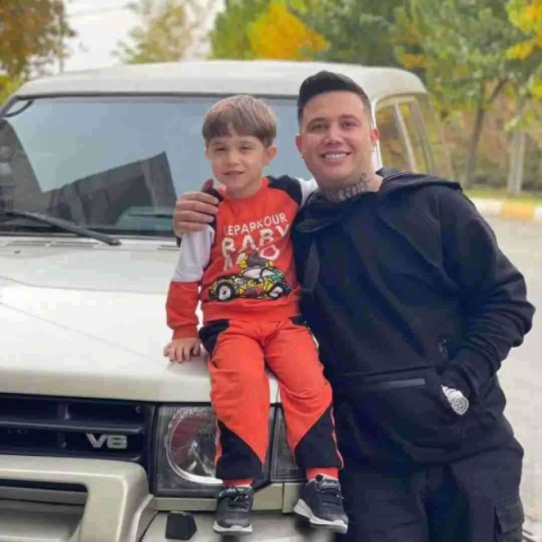 علی احمدیانی مو چتری