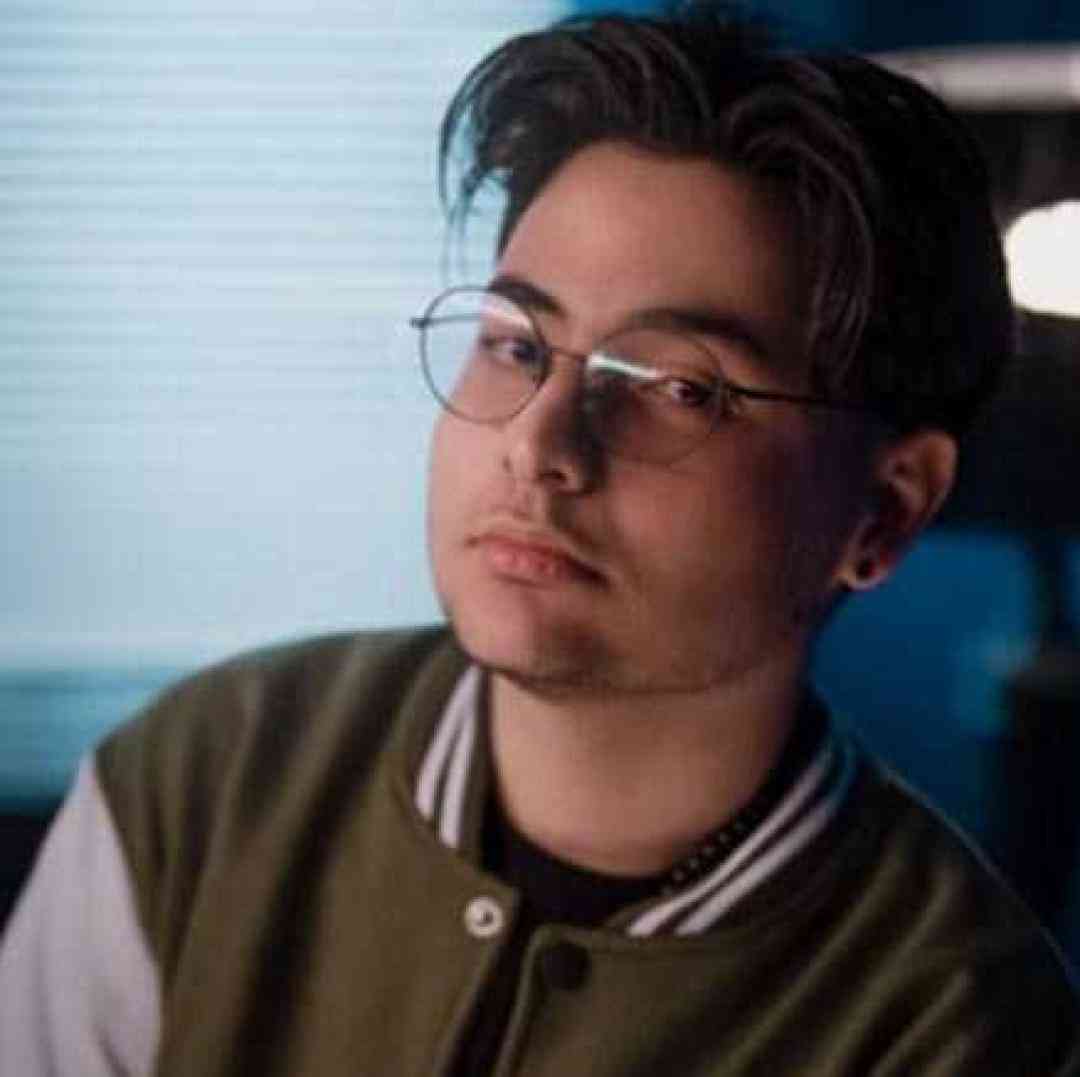 عرفان ابرا دلم تنگه هنو مثل قدیم کنار اسمت یه قلبه