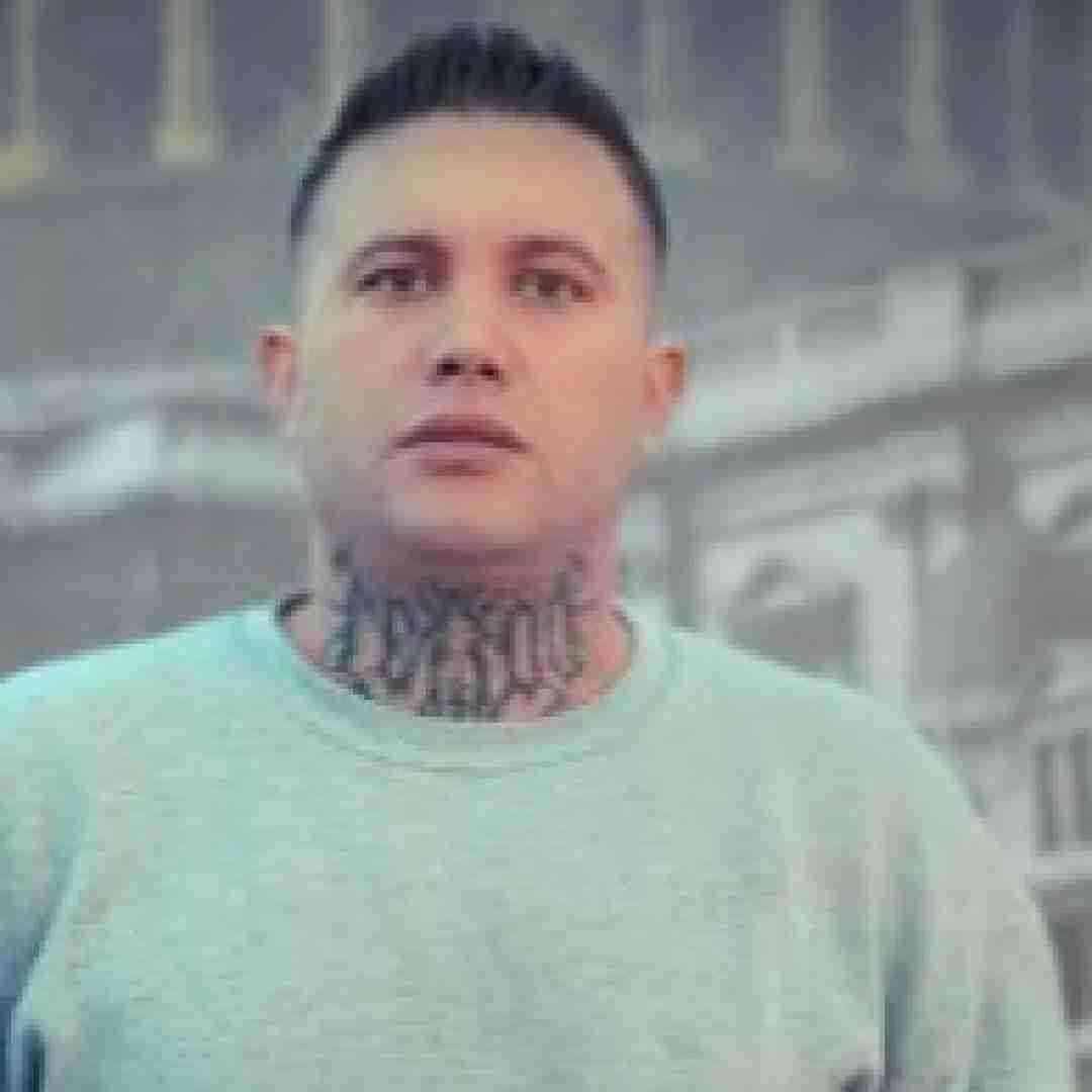 علی احمدیانی تو رفتیو من ماندم یه دنیا حسرت و درد