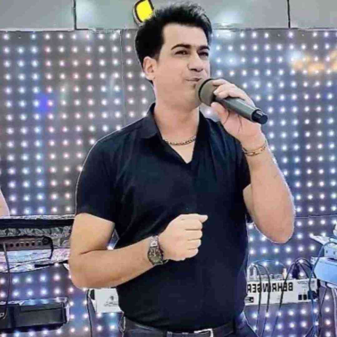 مسلم فتاحی چه موهای بلوایی شیرینی مثال قند و حلوایی