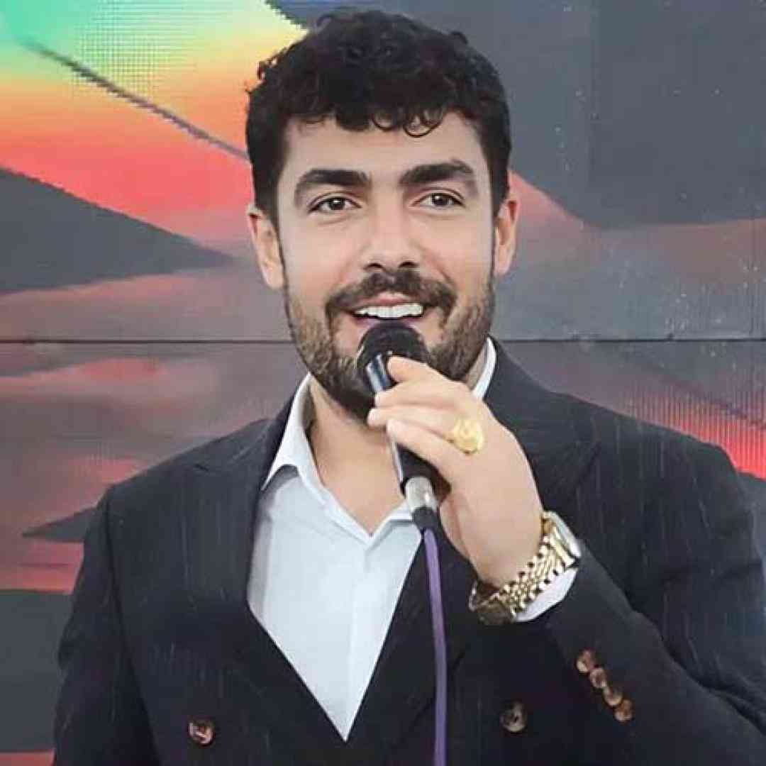 فرشید حکمتی قرض کنم پرس بکنم کنم یه میشی