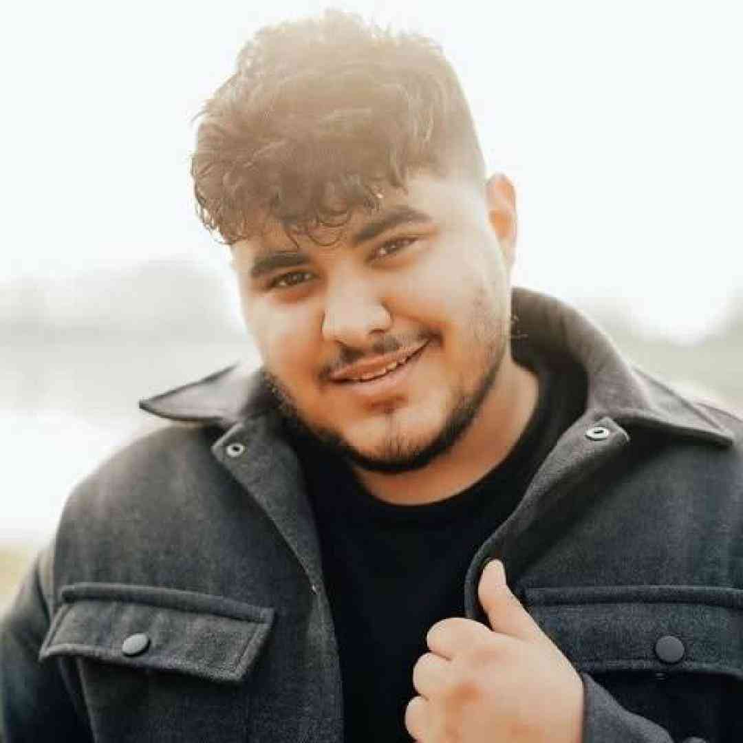 پرهام کریمی ساقی