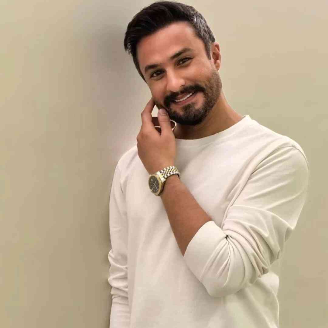 راغب آروم آروم آروم داره میلرزه رو شیشه