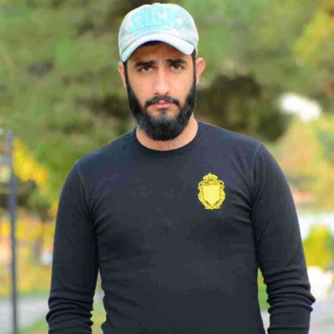 محمد امیری برگرد هنو با خودم قهر کردمو افتادم به غلط کردن