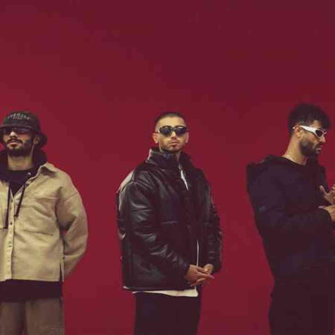 دکاموند همه جوره باهات راه اومدم