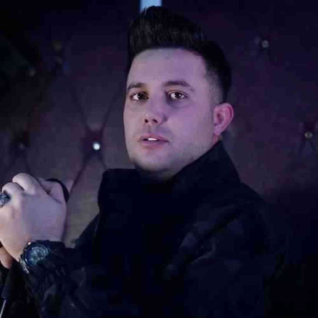 علی احمدیانی وقتی تو چشات اخمه تیر میکشه این قلبم