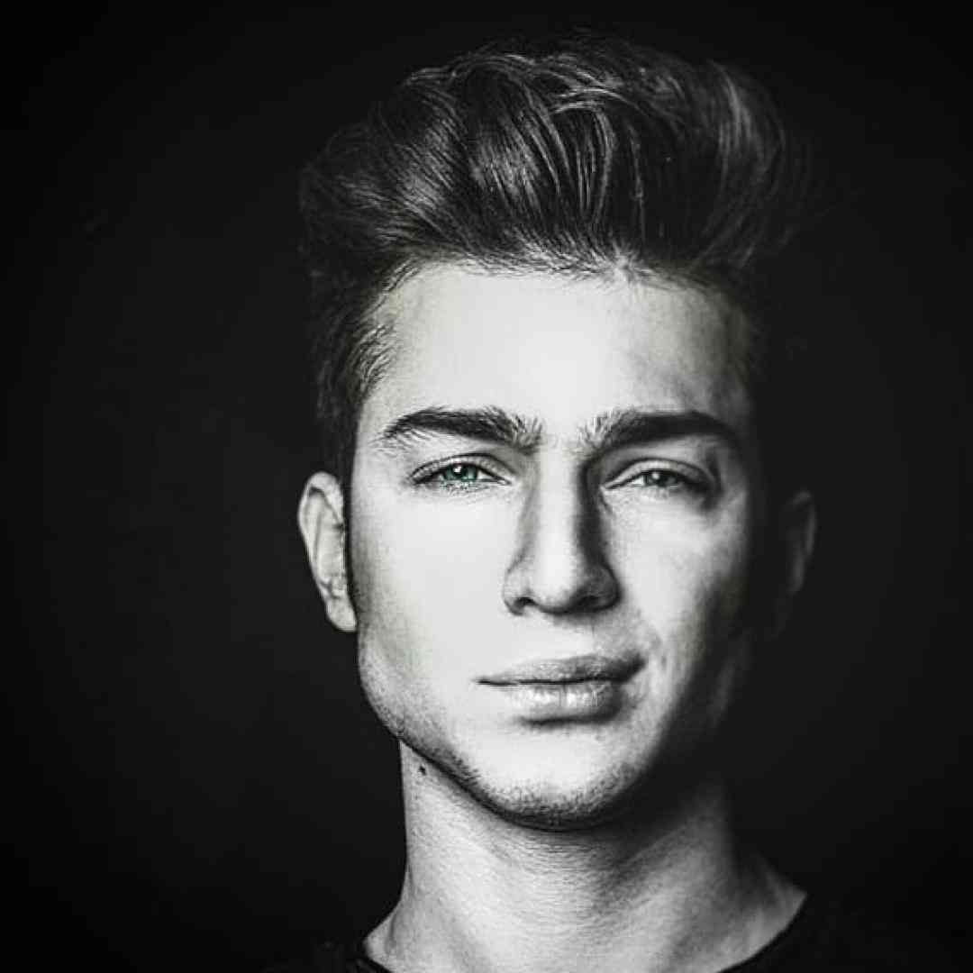 علی نواب من گریه کردم واسه تو شب و‌ روز