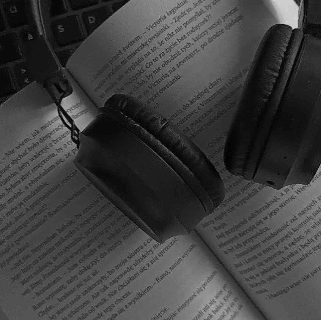  با تو شاد با تو خوب با چشات از زمان قرص آسمون