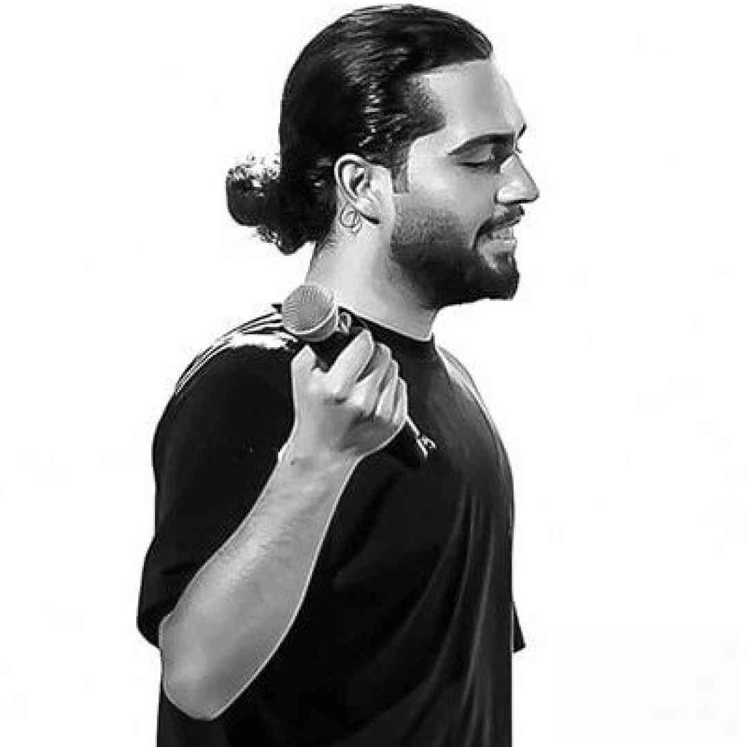 حامیم میمیرم از دوریت ولی حفظ غرور میکنم