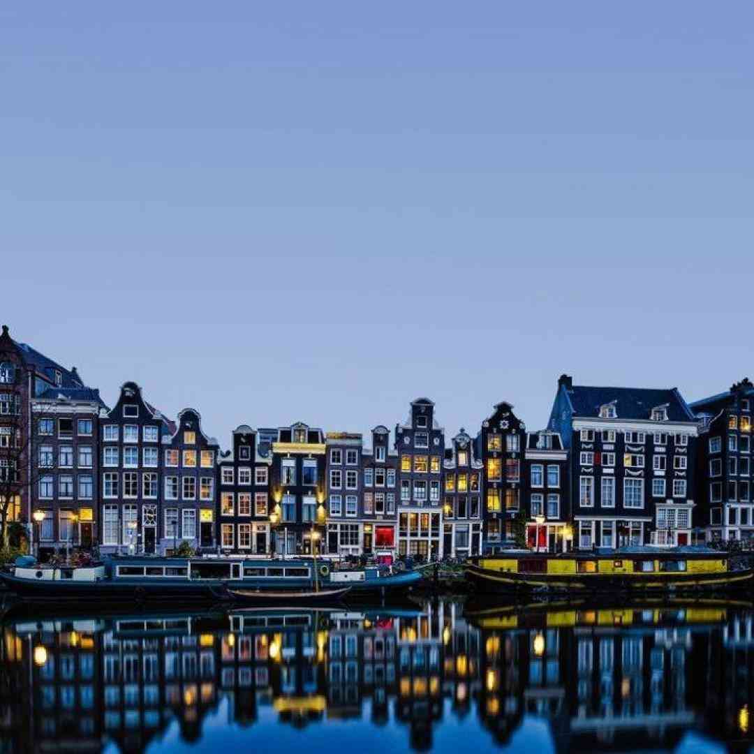  بزار رو سینم سر تو چشمای خیس و تر تو