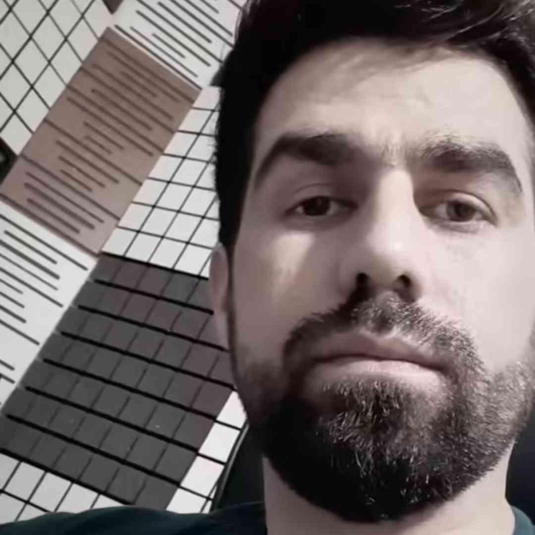 یوسف جمالی چشات برق داره با همه فرق داره