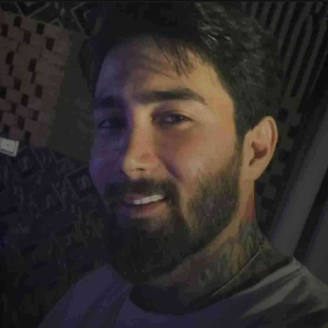 امیر اکبری من خیلی به تو پر و بال داده بودم