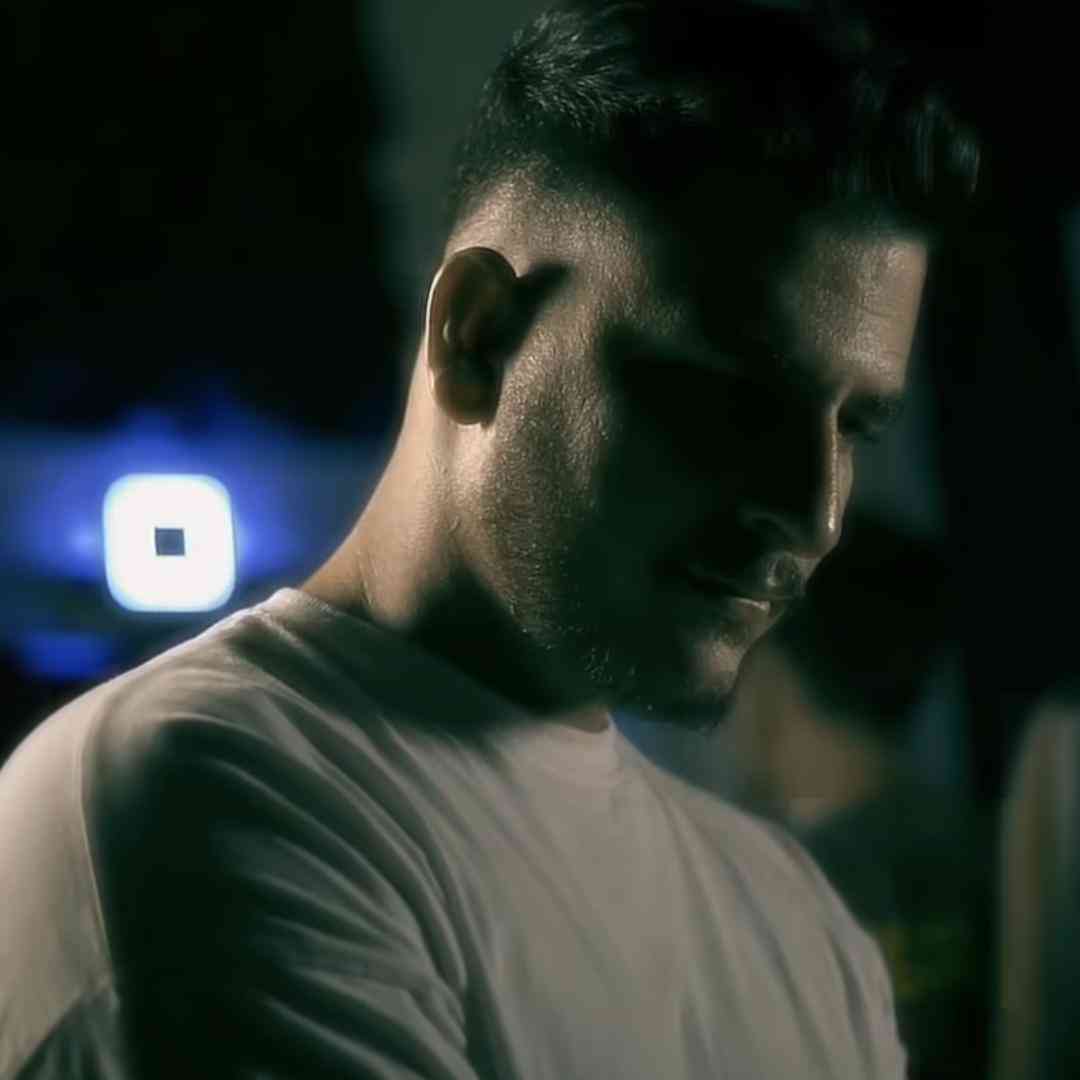 مهدی احمدی وقتی زنگ میزنم چرا رد میزنی