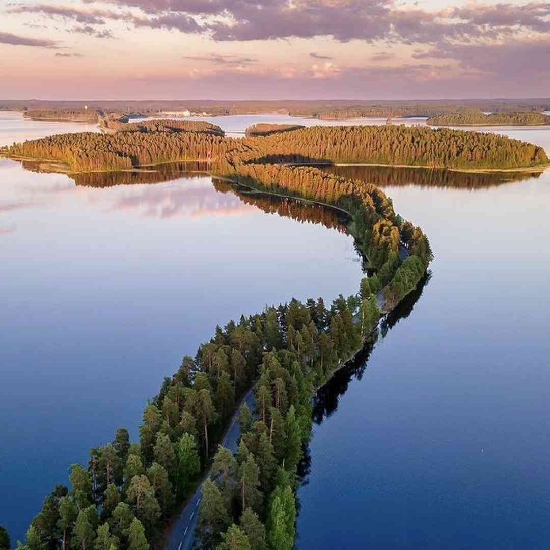 یه شب شب شبه تیره با صدای دختر