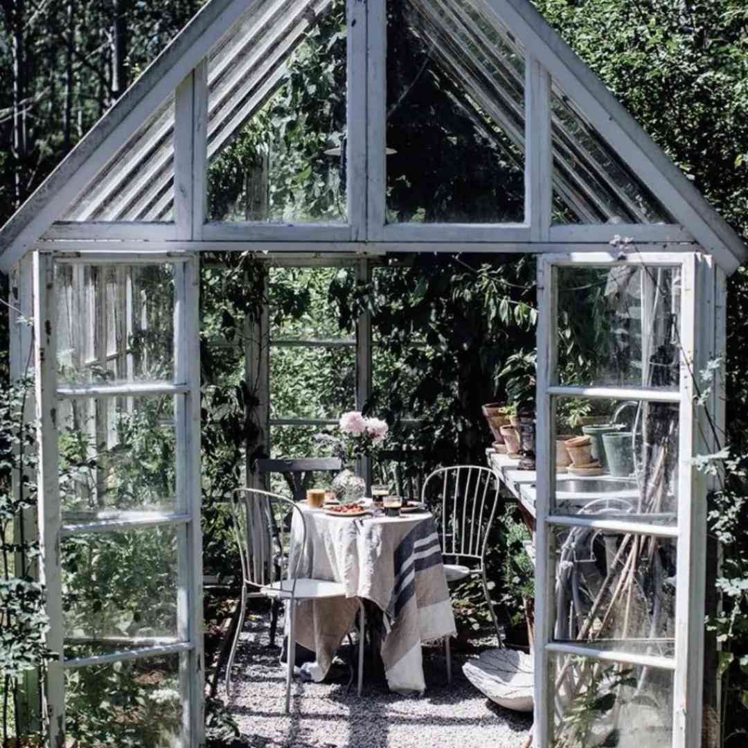 دیر فهمیدم تو آستین ماره چشمام ندیدشون انگار