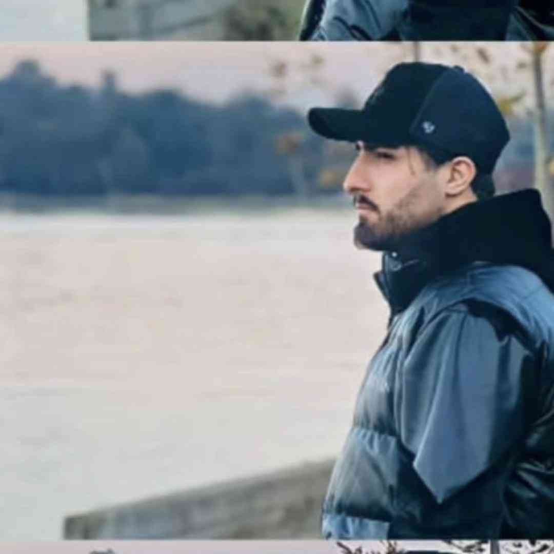 امیر لیام عکس گرگ چسبوندم به دیوار اتاقم