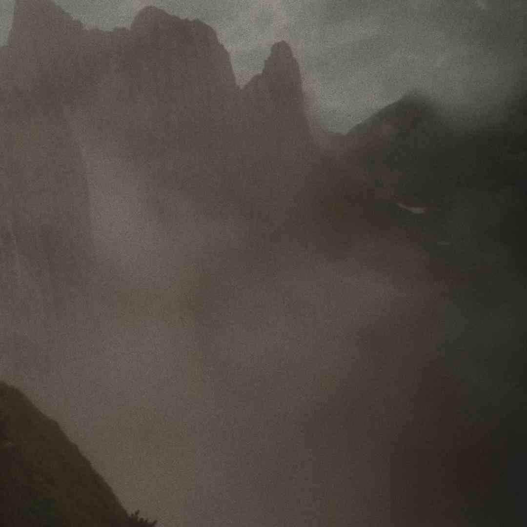 من هنوزم شب دلتنگی به یاد تو میفتم با صدای زن