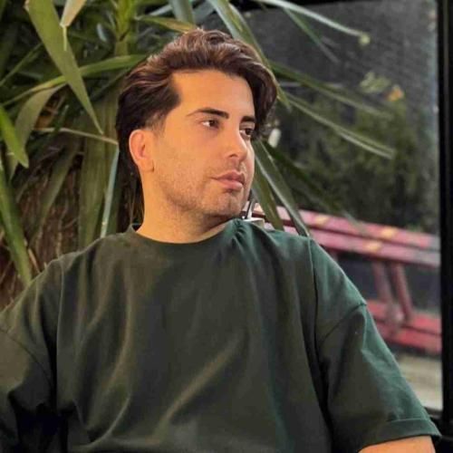 فرشاد آزادی نرو هرجا نشین با هرکس اینقد ساده نباش