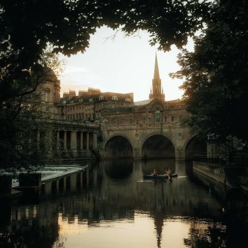 فوشتو بهم بده دست از سرم بردار فکر کردی