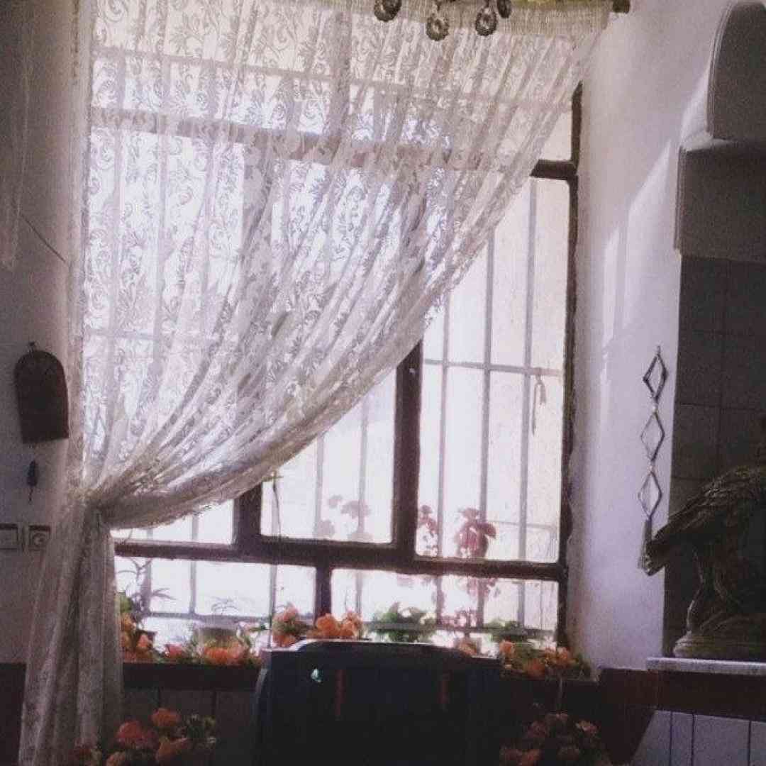 حواسم جمع سوادم کم رو به روی این پهنا کیهان