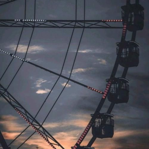 دور دور تویه می دونم تور دست توعه میدونم