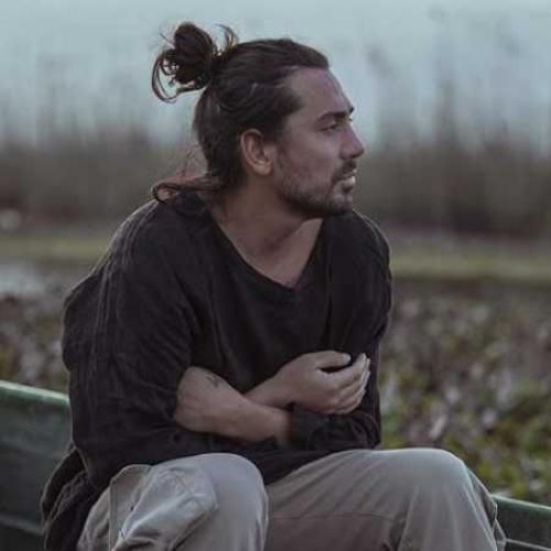 امیرعباس گلاب ﻣﻦ از ﭘﺲ ﭘﺎﻫﺎﻳﻰ ﻛﻪ ﻣﻴﺨﻮان ﺑﺮن ﺑﺮ ﻧﻤﻴﺎم