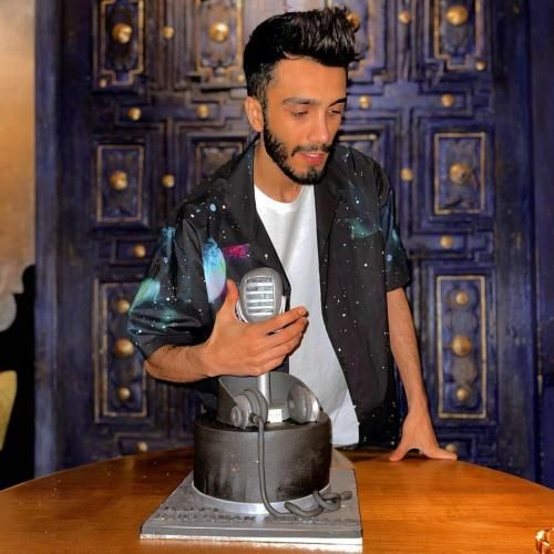 مهراد جم از من به من نزدیکتری ببین چطور دل میبری (هوش مصنوعی)