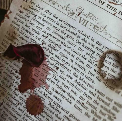  زل زدم به آسمون از ابر برفا میاد