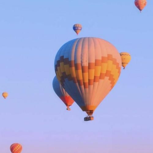  شدم خودم تک و تنها تو این روزایی که میره