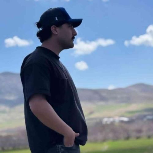 امیر لیام تو فقط بخن ارام منیش دورد بگردم