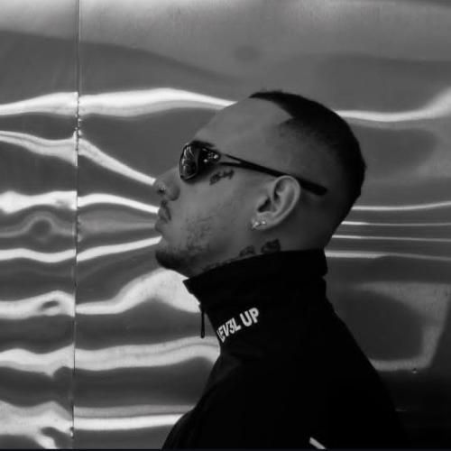 شایان یو دست تنها